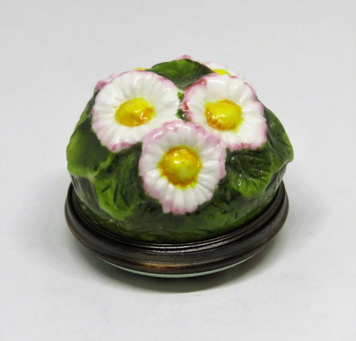 HALCYON DAYS ENAMEL BOX - SMALL DAISY BONBONNIERE - FLOWERS - ANNIVERSARY - MIB