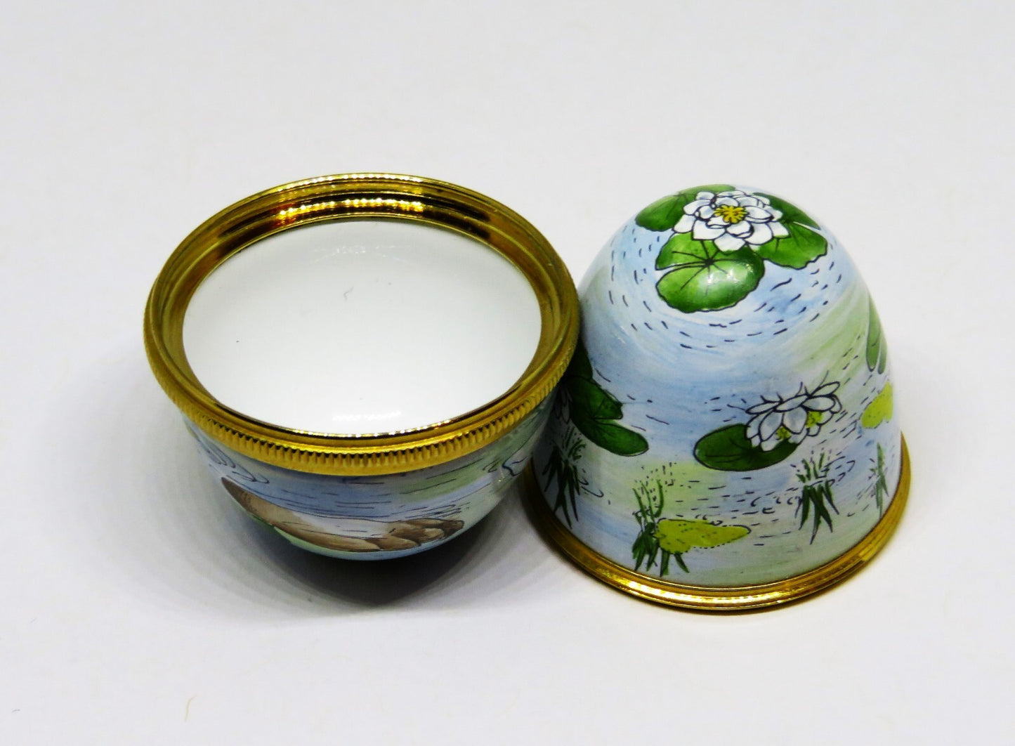 STAFFORDSHIRE ENGLISH ENAMEL BOX -VINTAGE EGG- DUCKS & LILY PADS - WHITE FLOWERS