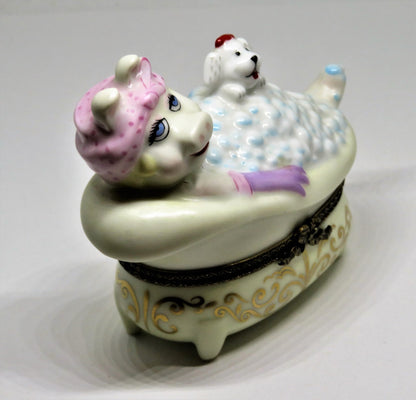 LIMOGES BOX- MISS PIGGY & DOG FOO-FOO IN A BUBBLE BATH - MUPPETS - SESAME STREET