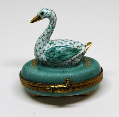 LIMOGES FRANCE BOX - TEAL FISHNET SWAN IN A POND - HEREND STYLE FISH NET