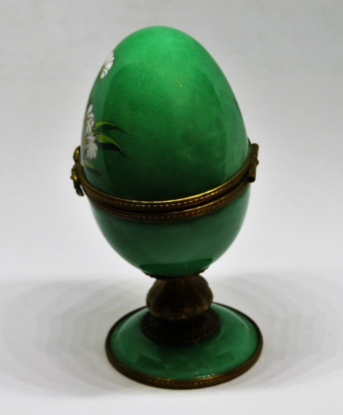 LIMOGES BOX - VIALARD - EASTER EGG ON A PEDESTAL - BOUQUET OF FLOWERS - "AS IS"