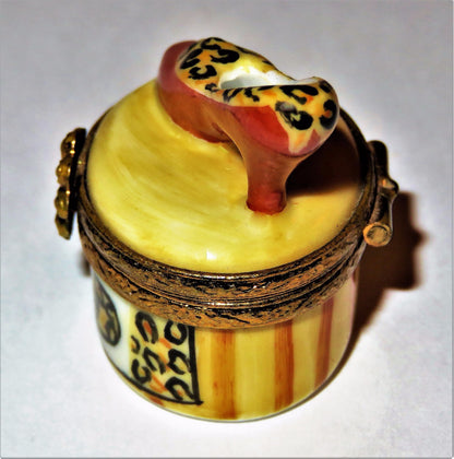 LIMOGES FRANCE BOX - EXOTIC LEOPARD PRINT SHOE ON A STRIPED OVAL - JUNGLE PRINTS