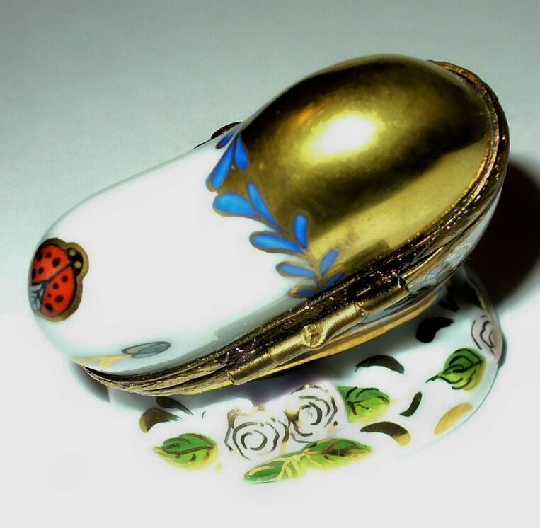 LIMOGES FRANCE BOX~ CHAMART ~ LEANING HEART ~ FLOWERS & BUTTERFLY ~ ANNIVERSARY