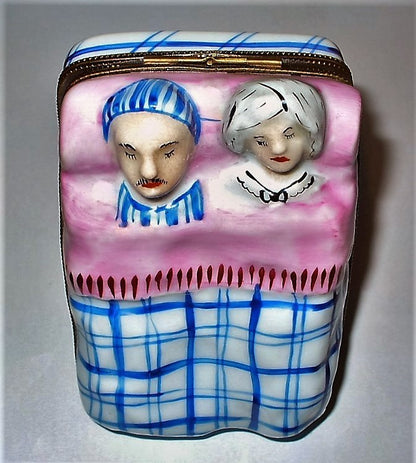 LIMOGES FRANCE BOX ~ ROCHARD ~ COUPLE IN BED ~ WEDDING RINGS INSIDE ~ANNIVERSARY