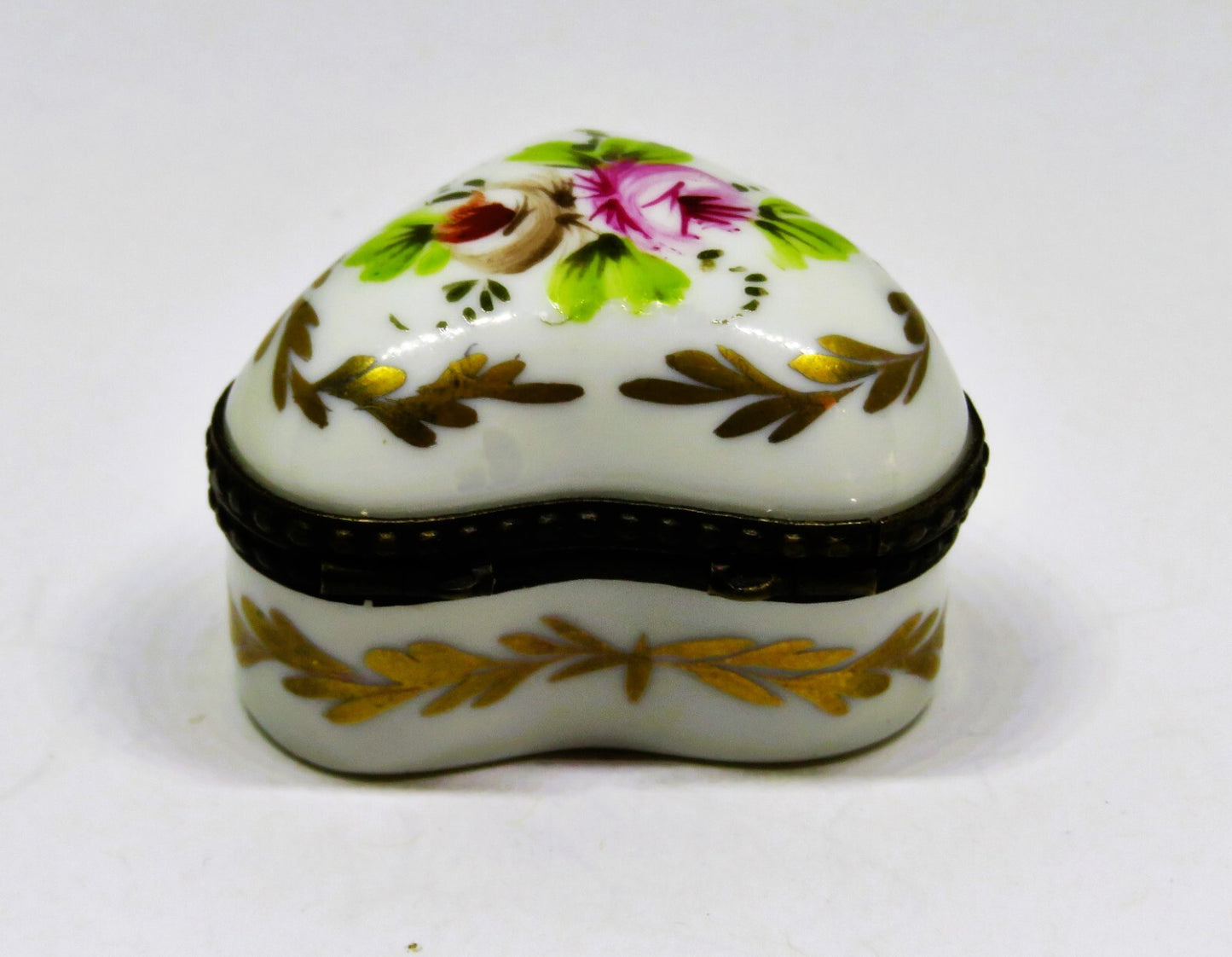 LIMOGES FRANCE BOX~ VINTAGE SMALL PUFFY HEART ~ PINK ROSES & FLOWERS & LAUREL