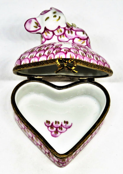 LIMOGES FRANCE BOX - HEREND STYLE RASPBERRY FISHNET MOUSE ON A HEART - FISH NET