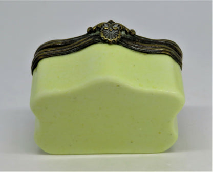 ANTIQUE ENAMEL BOX - 18TH TO 19TH CENTURY - BIRDS KISSING & PINK HEARTS