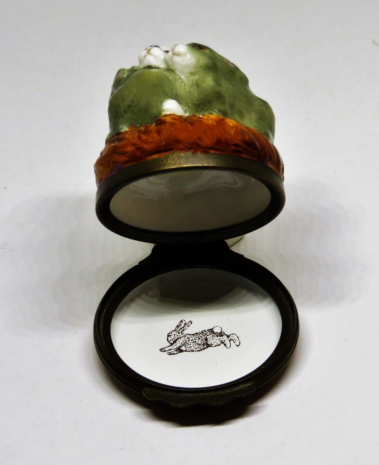 HALCYON DAYS ENAMEL BOX - THREE RABBITS BONBONNIERE -  JAPANESE NETSUKE - BUNNY