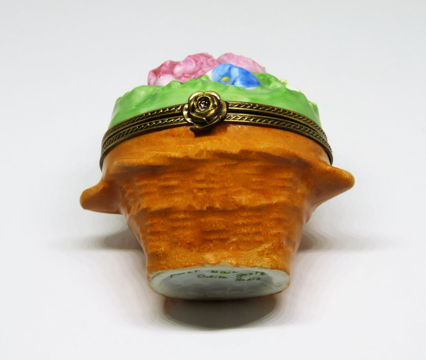 LIMOGES FRANCE BOX ~ PARIS - "WICKER" BASKET OF FLOWERS ~ ROSES ~ PEINT MAIN