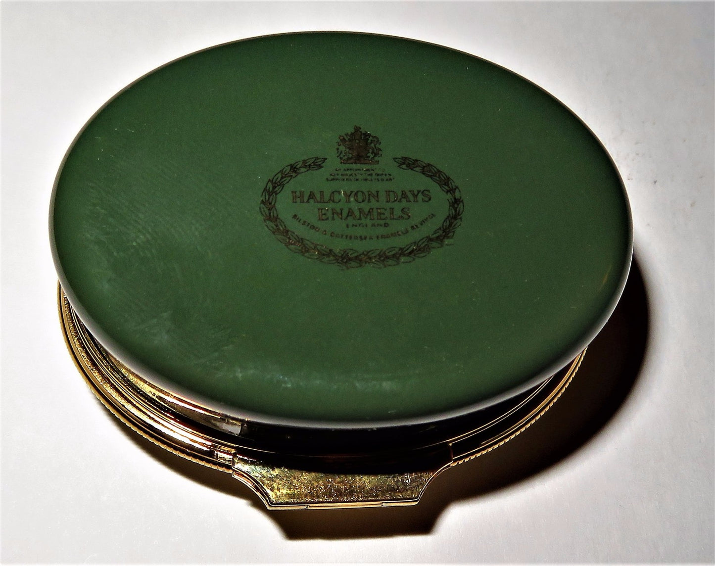 HALCYON DAYS ENAMEL BOX - "HAPPINESS IS ... " PHRASE - FLOWERS & LEAVES - MIB
