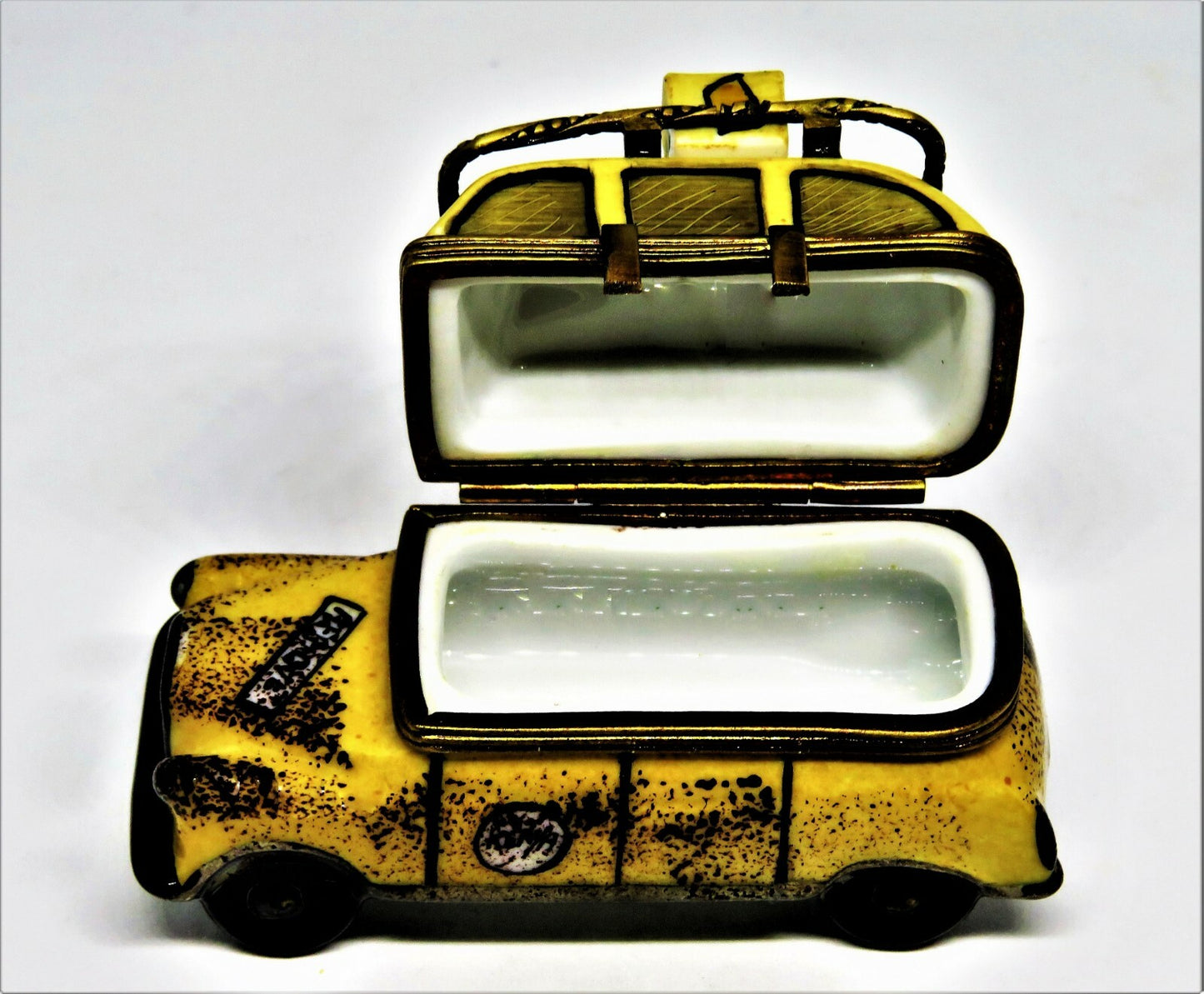 LIMOGES FRANCE BOX- AFRICAN SAFARI CAR & LUGGAGE - KENYA TRAVEL LABELS - VEHICLE