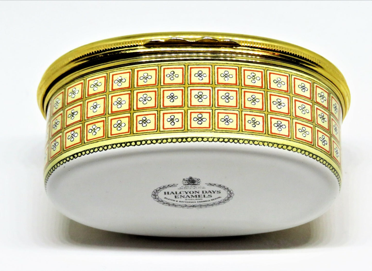 HALCYON DAYS ENGLISH ENAMEL BOX - SEASHELLS -SEVRES PORCELAIN- SMITHSONIAN - MIB
