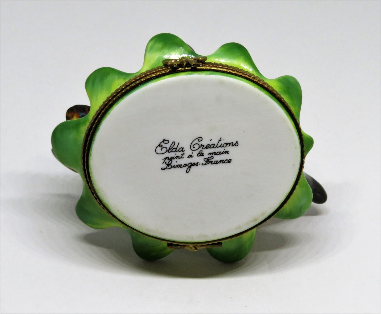 LIMOGES FRANCE BOX - ELDA - SIAMESE KITTEN & BUTTERFLY ON A LEAF - CAT - KITTY