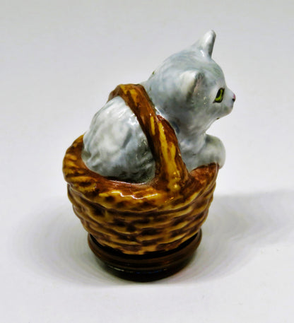 HALCYON DAYS ENGLISH ENAMEL BOX - KITTEN IN A WICKER BASKET BONBONNIERE - CAT