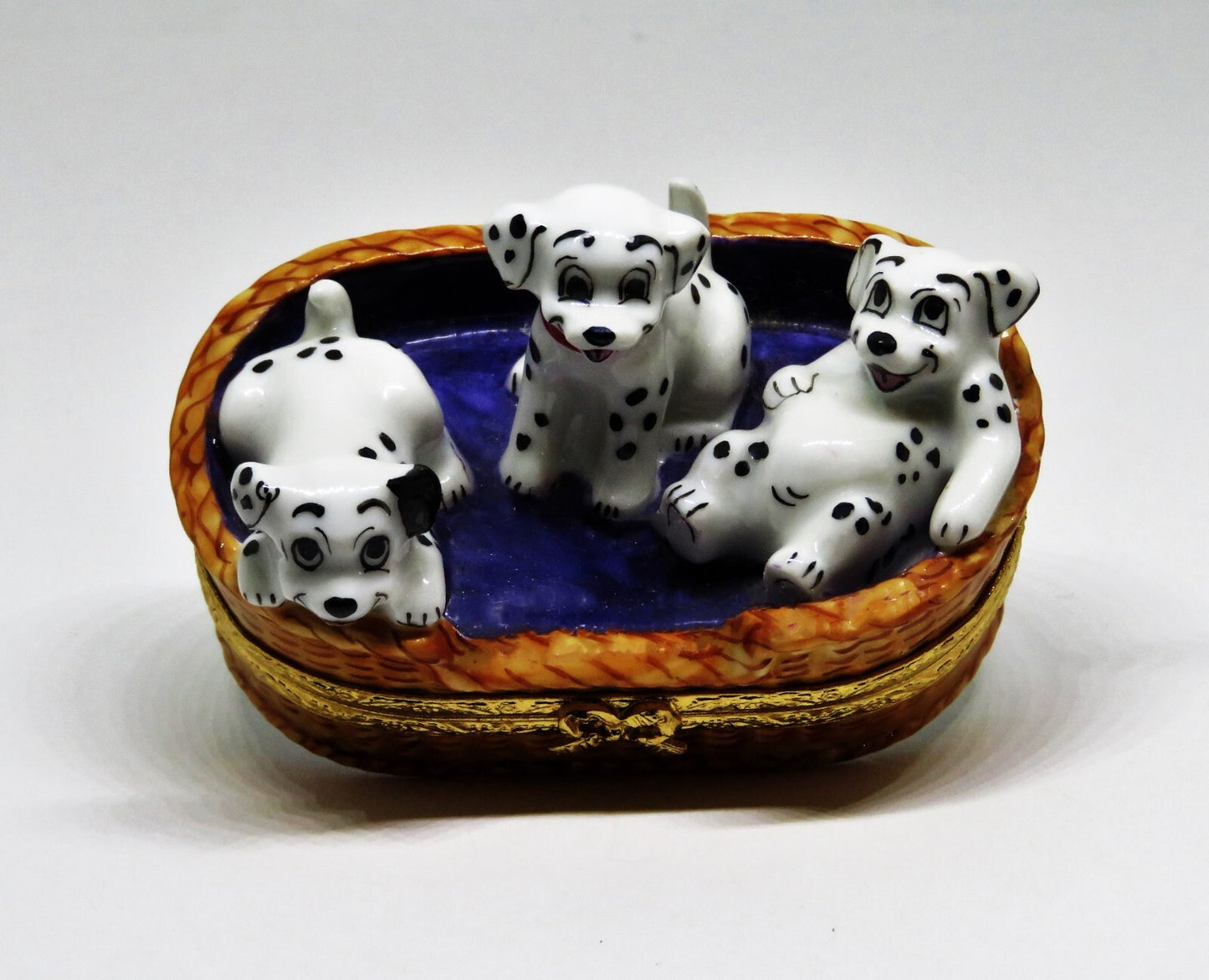 LIMOGES FRANCE BOX- ARTORIA - "101 DALMATIANS" - WALT DISNEY - DOGS - PUPPY - LE
