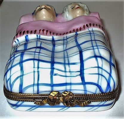 LIMOGES FRANCE BOX ~ ROCHARD ~ COUPLE IN BED ~ WEDDING RINGS INSIDE ~ANNIVERSARY