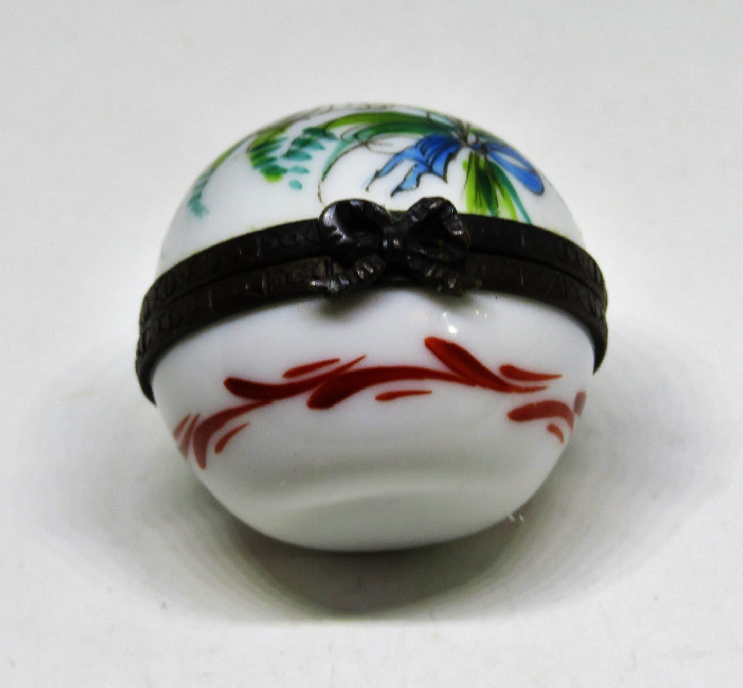 LIMOGES FRANCE BOX ~VIALARD~ SMALL BALL FLORAL ~ BOUQUET OF FLOWERS ~ PEINT MAIN