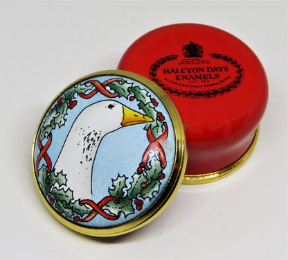 HALCYON DAYS ENAMEL BOX - CHRISTMAS GOOSE - WREATH OF HOLLY & RED RIBBONS