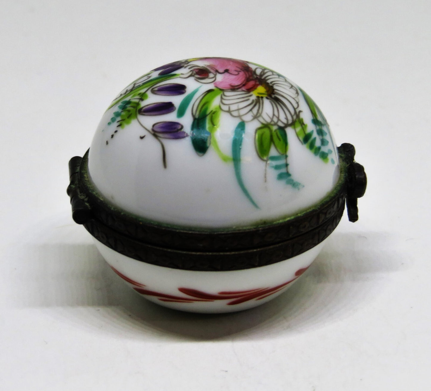 LIMOGES FRANCE BOX ~VIALARD~ SMALL BALL FLORAL ~ BOUQUET OF FLOWERS ~ PEINT MAIN
