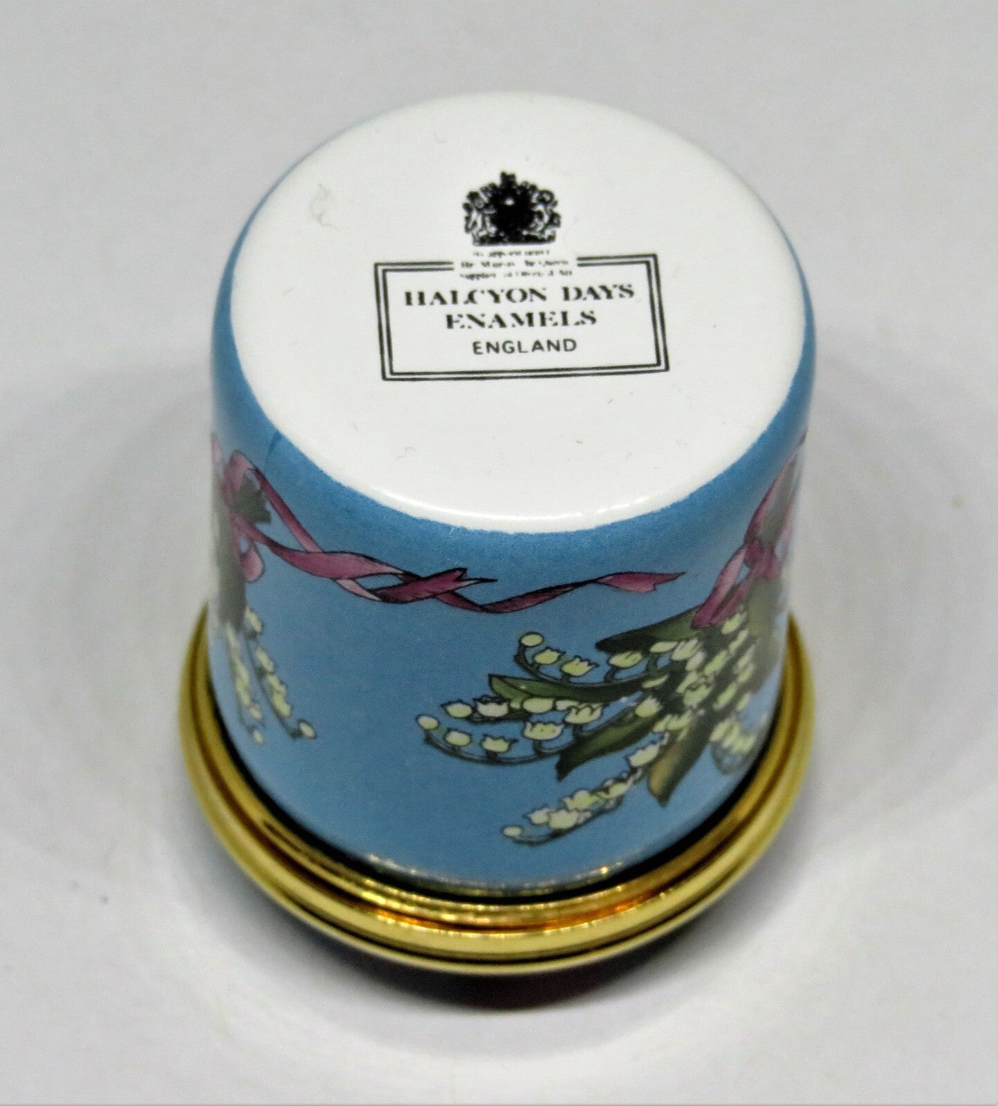 HALCYON DAYS ENAMEL BOX - BOUQUETS OF LILY OF THE VALLEY - FLOWERS - RIBBONS