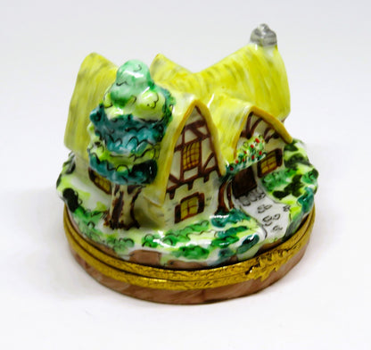 LIMOGES FRANCE BOX -ARTORIA- SNOW WHITE -COTTAGE OF THE SEVEN DWARFS- LE -DISNEY