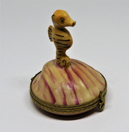 LIMOGES BOX - ROCHARD - SEAHORSE ON A SEASHELL - CLAM SHELL - SEAHORSE CLASP
