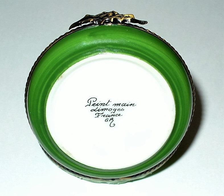 LIMOGES BOX - CHRISTMAS - WREATH & LIVING ROOM SCENE - FIREPLACE & TREE - HOLLY