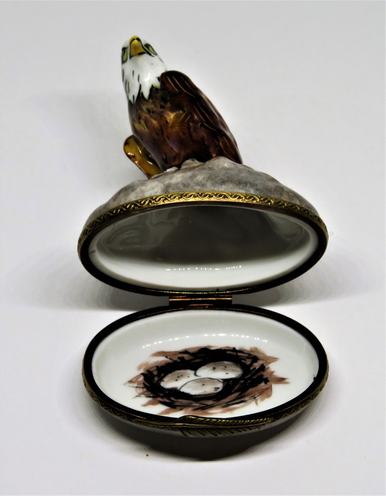 LIMOGES FRANCE BOX - PARRY-VIEILLE - AMERICAN BALD EAGLE - BIRDS - NEST INSIDE