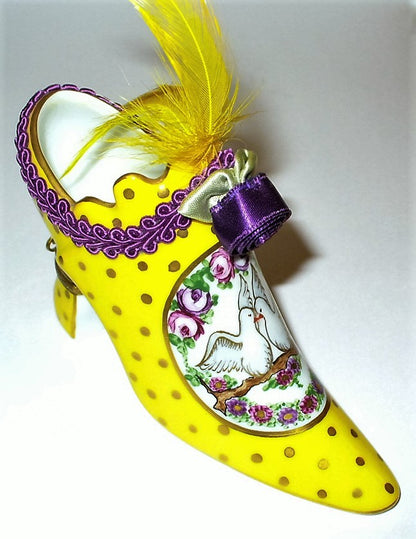 LIMOGES FRANCE BOX - YELLOW SHOE & FLOWERS & DOVES - BRAID & ROSETTE & FEATHERS