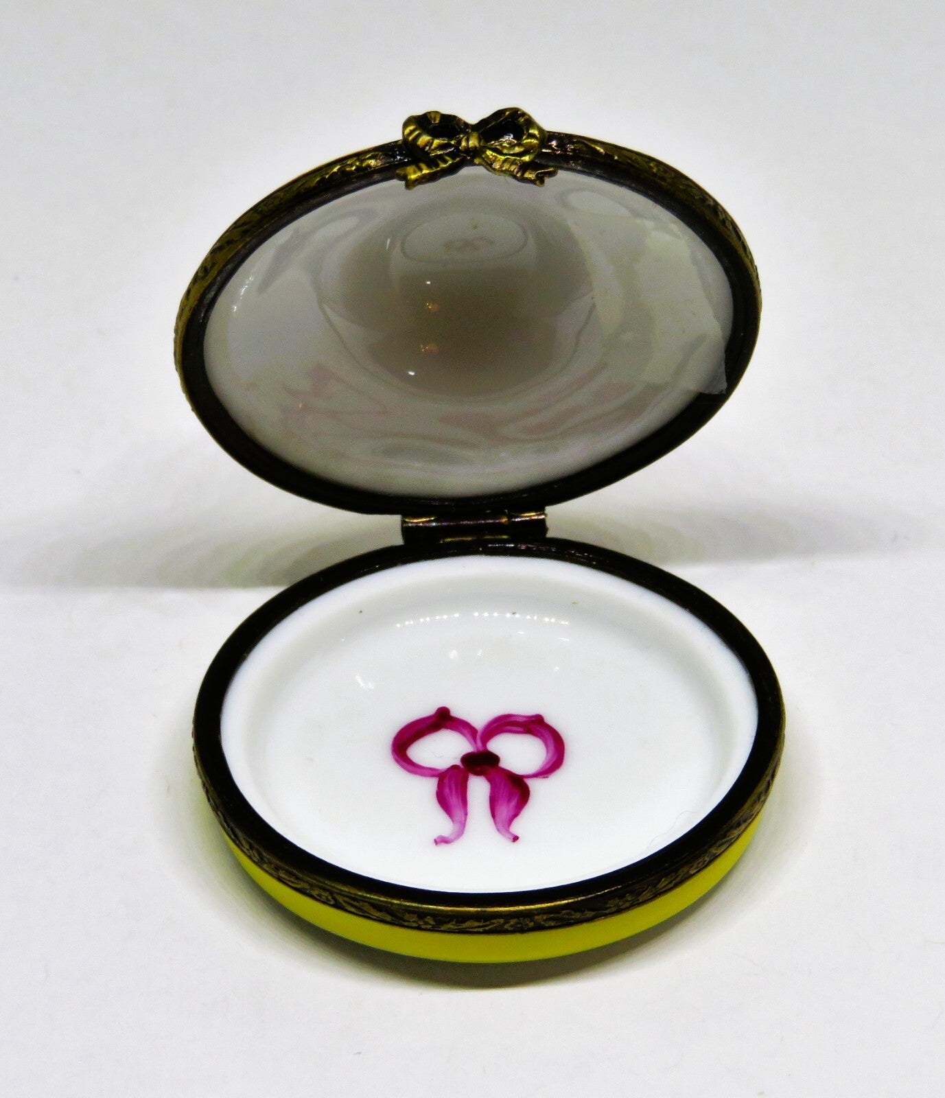 LIMOGES FRANCE BOX- 'STRAW' GARDENING HAT & REMOVABLE HAT INSIDE - SUMMER BONNET