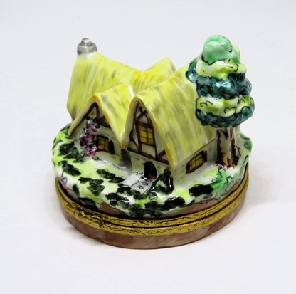 LIMOGES FRANCE BOX -ARTORIA- SNOW WHITE -COTTAGE OF THE SEVEN DWARFS- LE -DISNEY