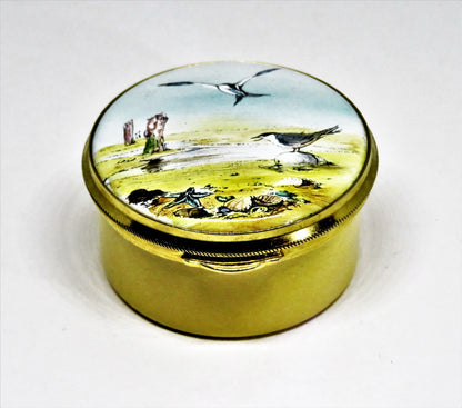 STAFFORDSHIRE ENGLISH ENAMEL BOX - BEACH SCENE & SEAGULLS - SEASHELLS - STARFISH