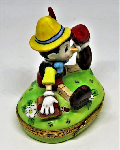 LIMOGES FRANCE BOX- ARTORIA - PINOCCHIO & FEATHER CLASP - DISNEY - LE #169 - MIB