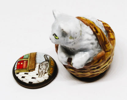 HALCYON DAYS ENGLISH ENAMEL BOX - KITTEN IN A WICKER BASKET BONBONNIERE - CAT