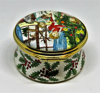 HALCYON DAYS ENAMEL BOX - FAMILY DECORATING THE TREE - HOLLY - "MERRY CHRISTMAS"