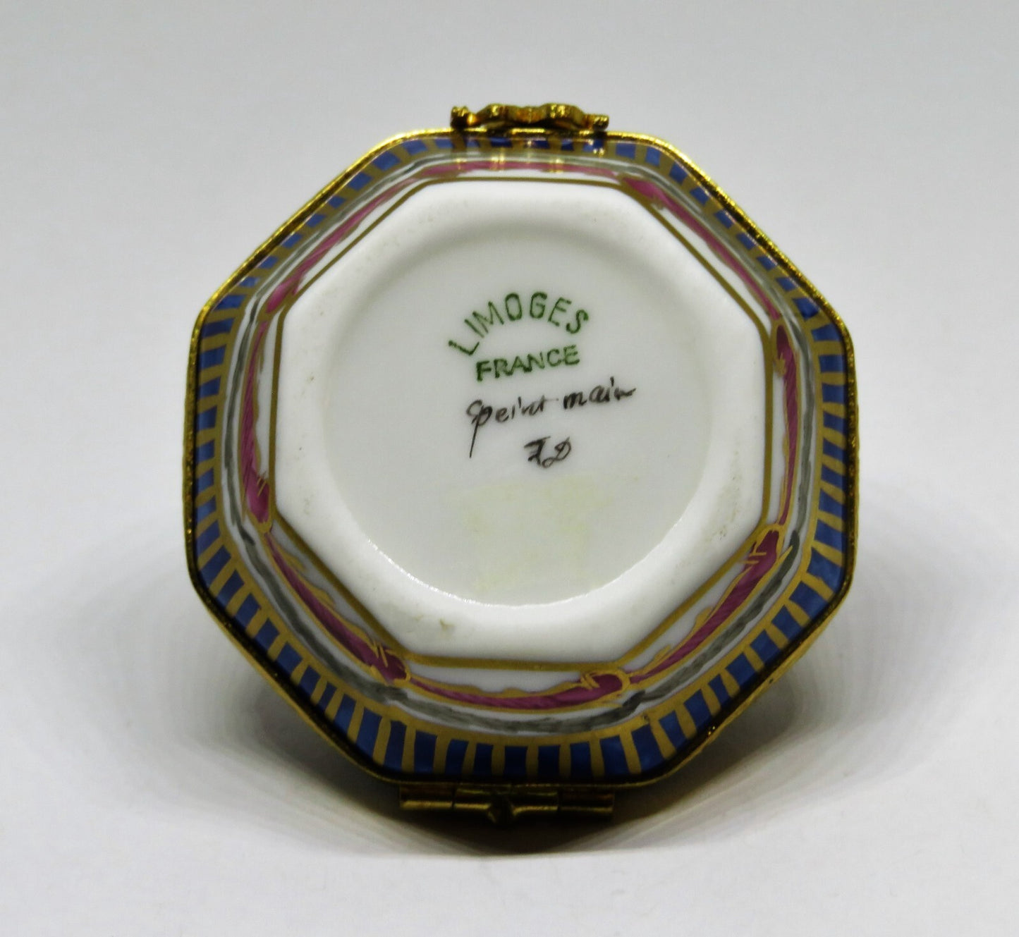 LIMOGES FRANCE BOX- UNUSUAL 8 SIDED FLORAL PYRAMID -SEVRES STYLE- FLOWERS -ROSES