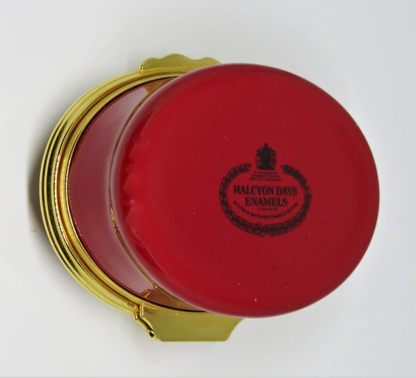HALCYON DAYS ENAMEL BOX - "SEASONS GREETINGS" - CHRISTMAS WREATH - MISTLETOE