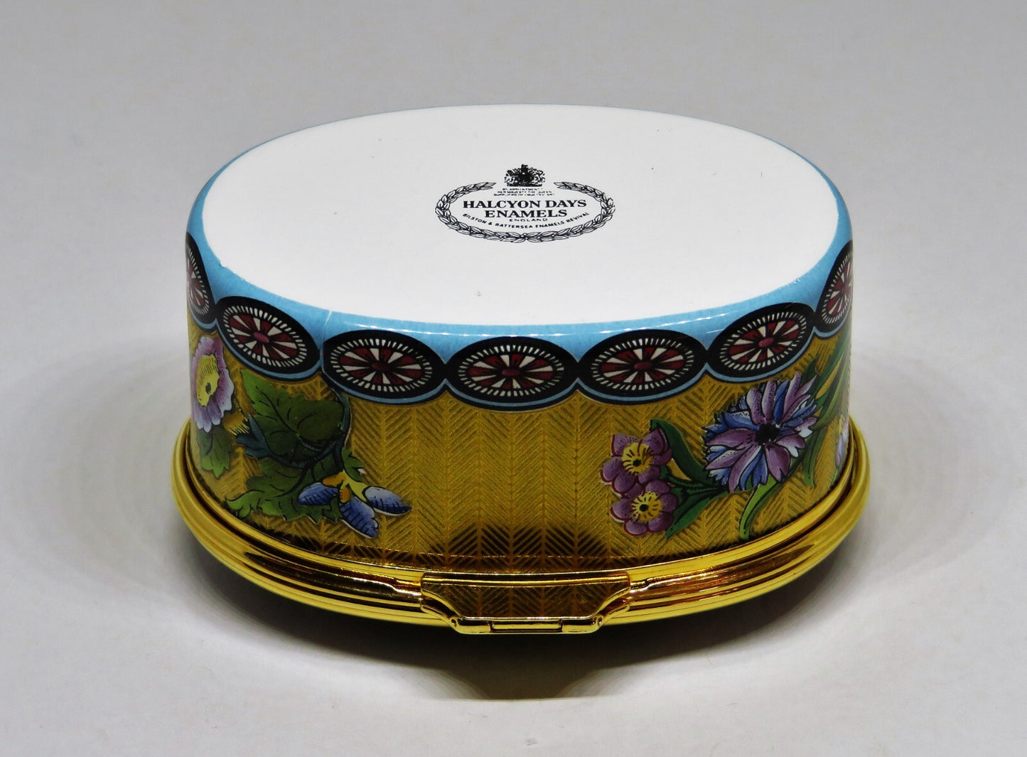 HALCYON DAYS ENGLISH ENAMEL BOX - GOLD PARIS SNUFF BOX - CIRCA 1750 - FLOWERS