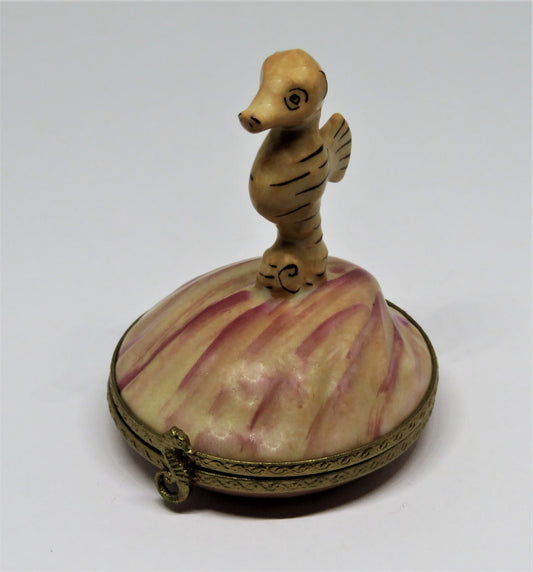 LIMOGES BOX - ROCHARD - SEAHORSE ON A SEASHELL - CLAM SHELL - SEAHORSE CLASP