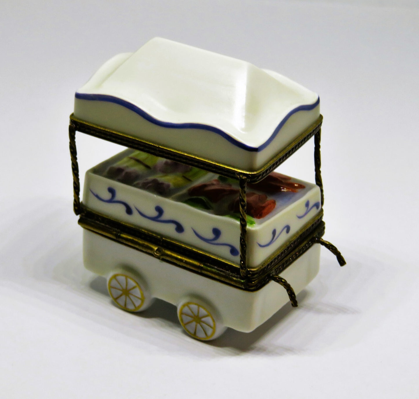 LIMOGES BOX ~ OUTDOOR VEGETABLE STAND ~ PUSHCART & AWNING ~ LEGUMES ~ PEINT MAIN