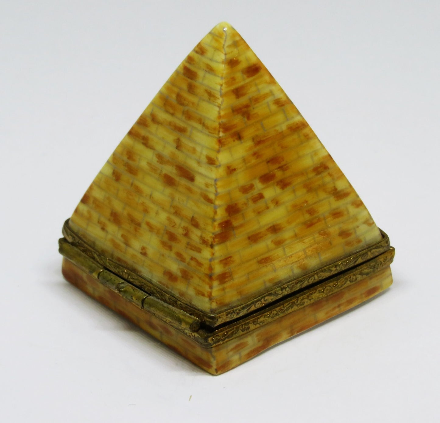 LIMOGES FRANCE BOX - RENAISSANCE GUILD - EGYPTIAN PYRAMID - PHARAOH'S HEAD CLASP