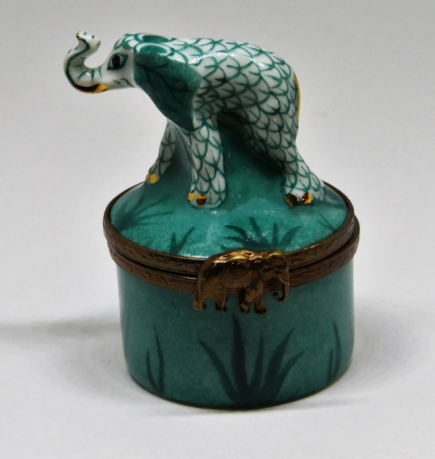 LIMOGES FRANCE BOX - TEAL FISHNET AFRICAN ELEPHANT - HEREND STYLE FISH NET