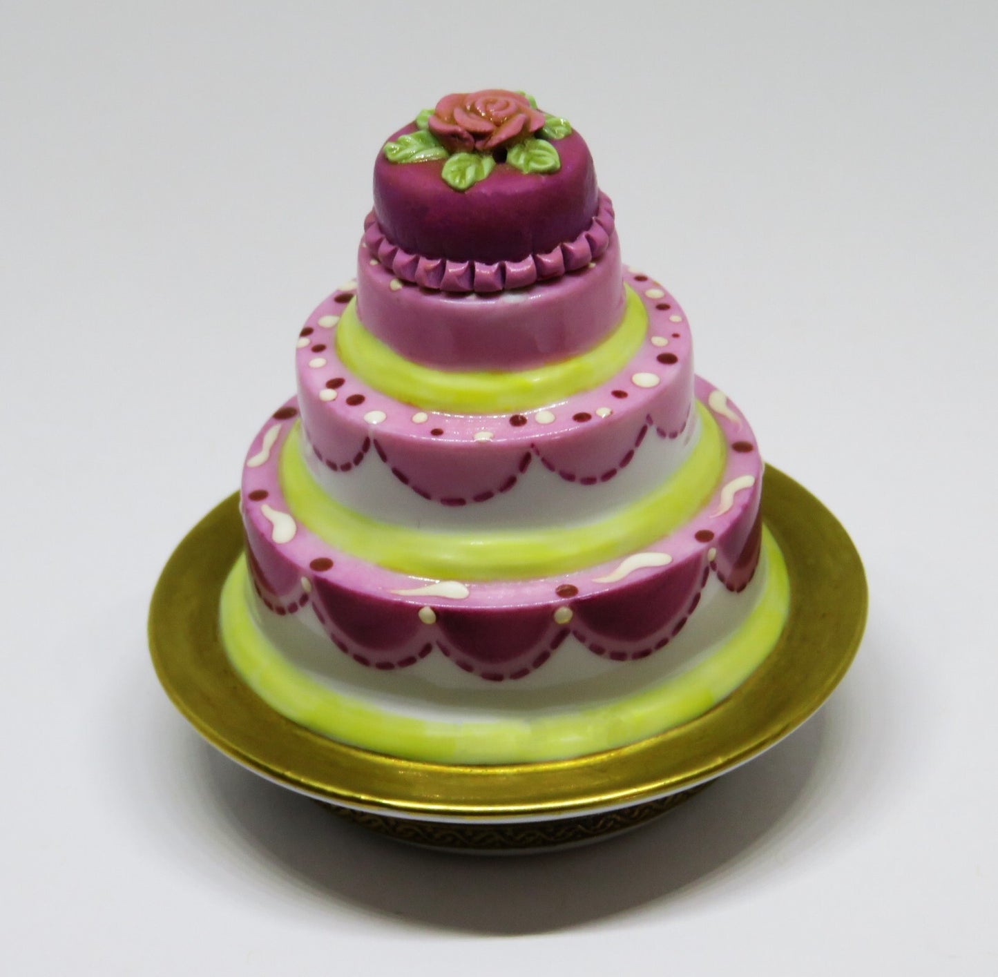 LIMOGES BOX ~ WEDDING CAKE ON A GOLD PLATE ~ROSE FLOWER & GOLD RINGS~ PEINT MAIN