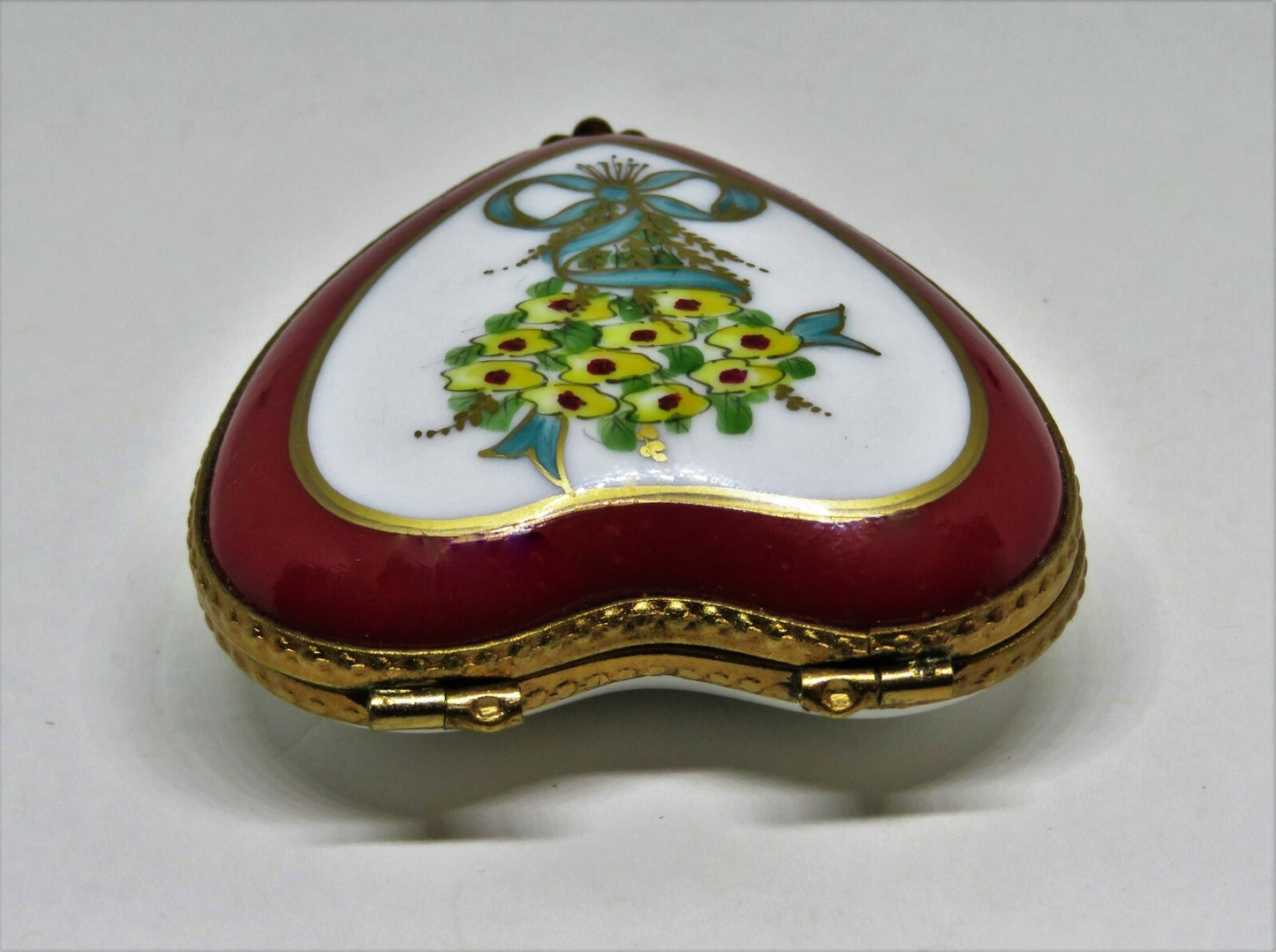 LIMOGES BOX - FLORAL HEART - FLOWER BOUQUET & RIBBON - "MA CHERIE" - ANNIVERSARY