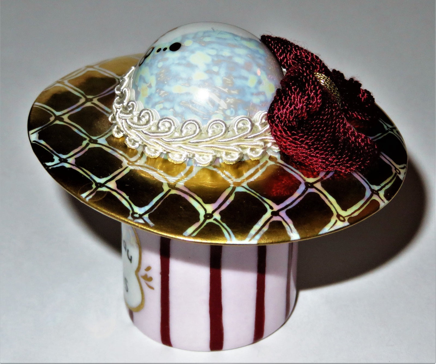 LIMOGES FRANCE BOX ~ PARIS HAT ~ FIONA SAUNDERS ~ BRAID & FABRIC BOW ~ LE 47/300