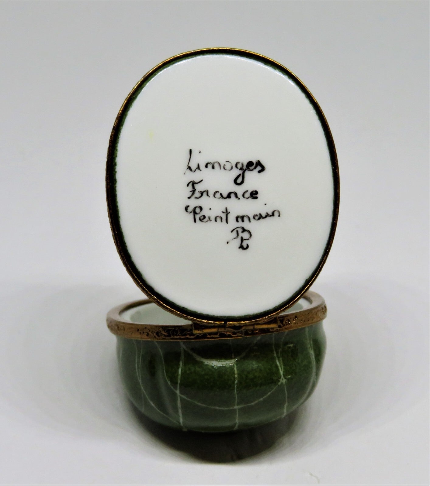 LIMOGES FRANCE BOX~ GREEN PLAID GOLFER'S  CAP ~HAT~ GOLF BALL CLASP ~ PEINT MAIN