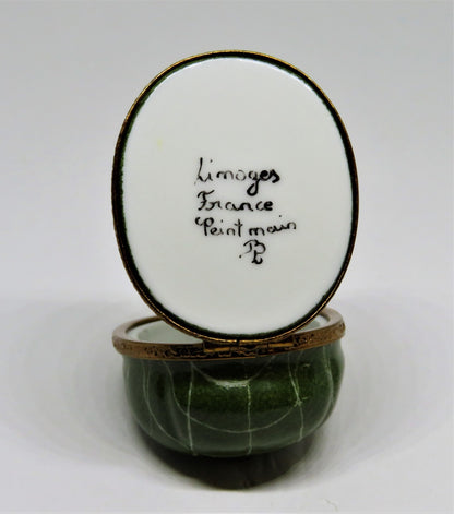 LIMOGES FRANCE BOX~ GREEN PLAID GOLFER'S  CAP ~HAT~ GOLF BALL CLASP ~ PEINT MAIN
