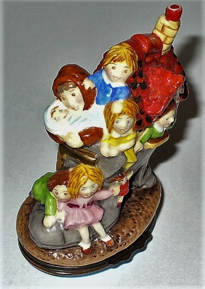 HALCYON DAYS ENAMEL BOX - OLD WOMAN LIVED IN A SHOE BONBONNIERE - NURSERY RHYMES