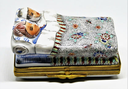 LIMOGES BOX - CHANTILLY - ANTIQUE COUPLE IN A FLORAL BED - FLOWERS & BEETLE