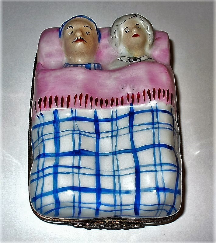 LIMOGES FRANCE BOX ~ ROCHARD ~ COUPLE IN BED ~ WEDDING RINGS INSIDE ~ANNIVERSARY